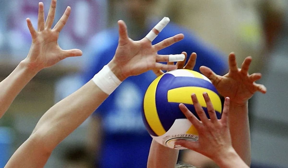 Positions in Volleyball Where Fingers Should Be Taped